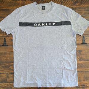 Oakley Gray Graphic Logo Crew Neck T Shirt Size XL Regular Fit Short Sleeve